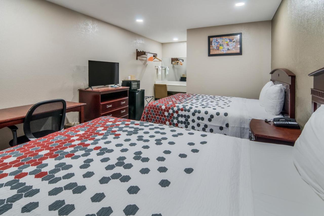 | Econo Lodge Waco North I-35