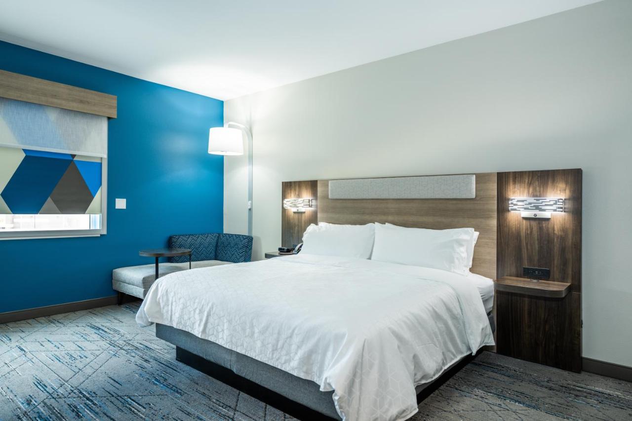 Standard King Room - Non-Smoking at Holiday Inn Express & Suites Charlottesville by IHG