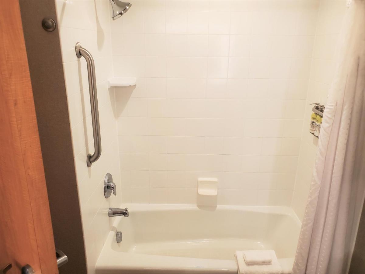 | Holiday Inn Express & Suites Cheney, an IHG Hotel