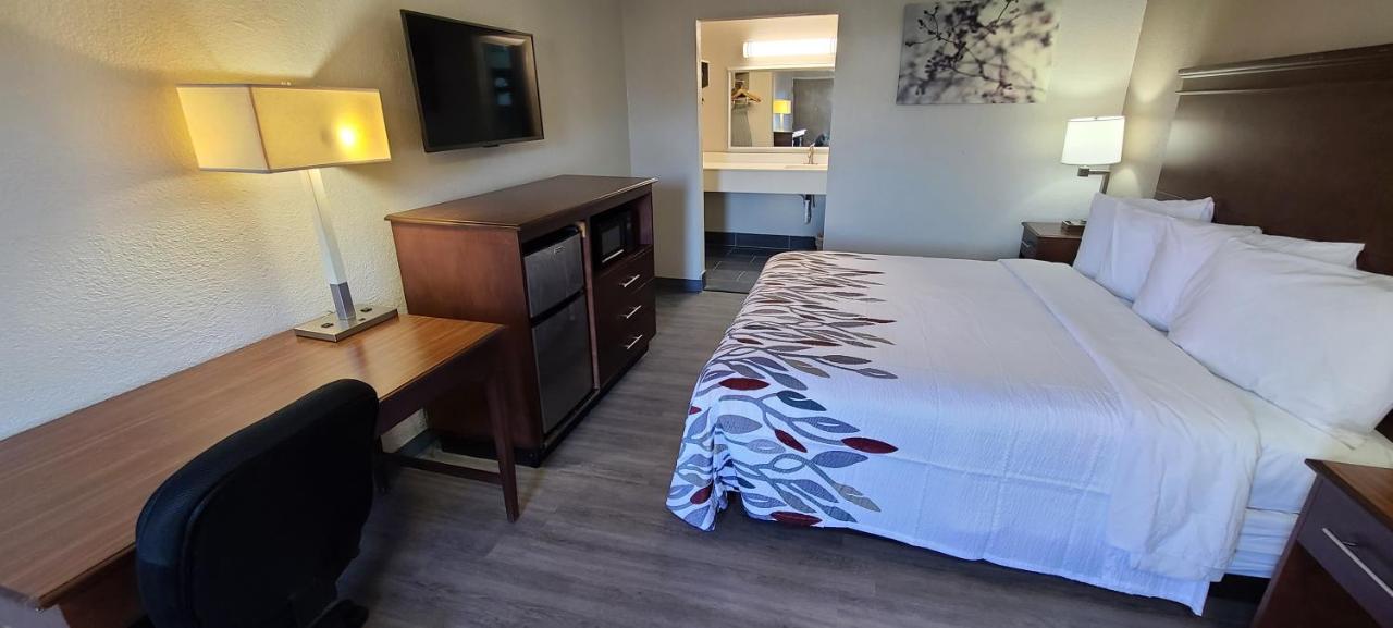Superior King Room Non-Smoking at Red Roof Inn LaGrange
