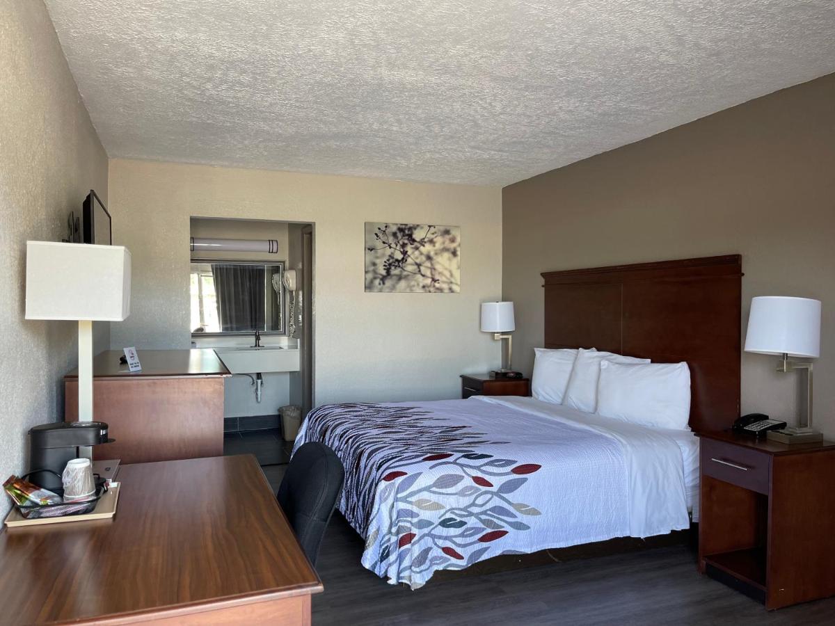 Superior King Room Non-Smoking at Red Roof Inn LaGrange