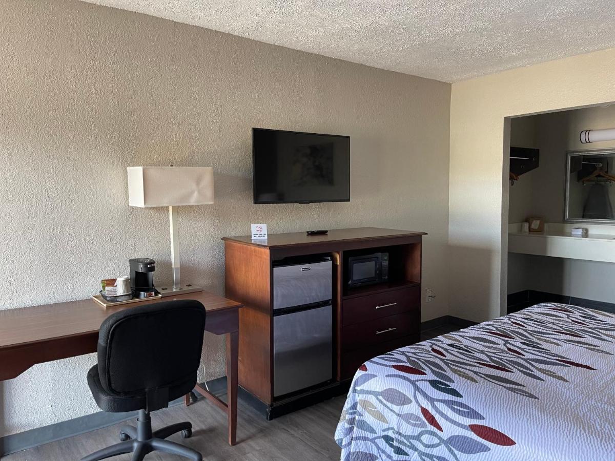 Superior King Room Non-Smoking at Red Roof Inn LaGrange