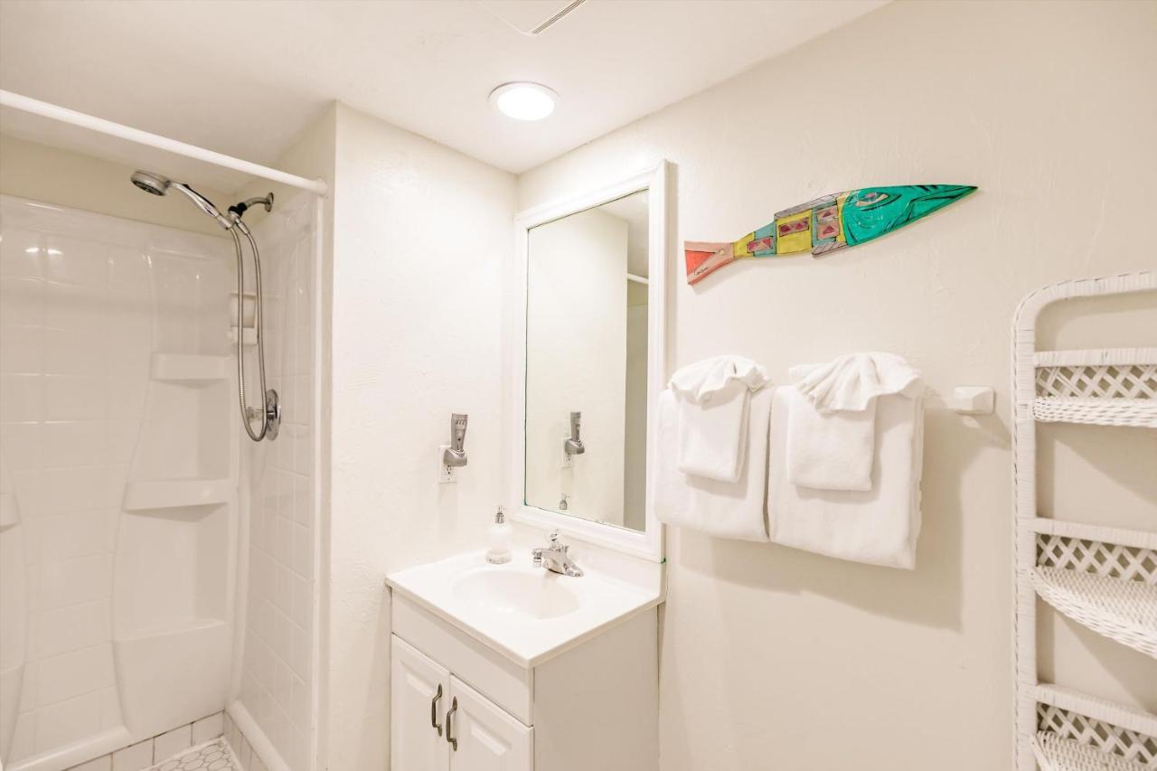 | Blue Dolphin Hotel