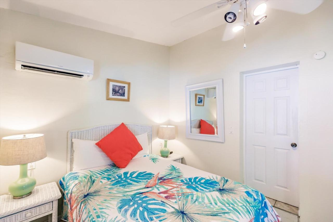 | Blue Dolphin Hotel
