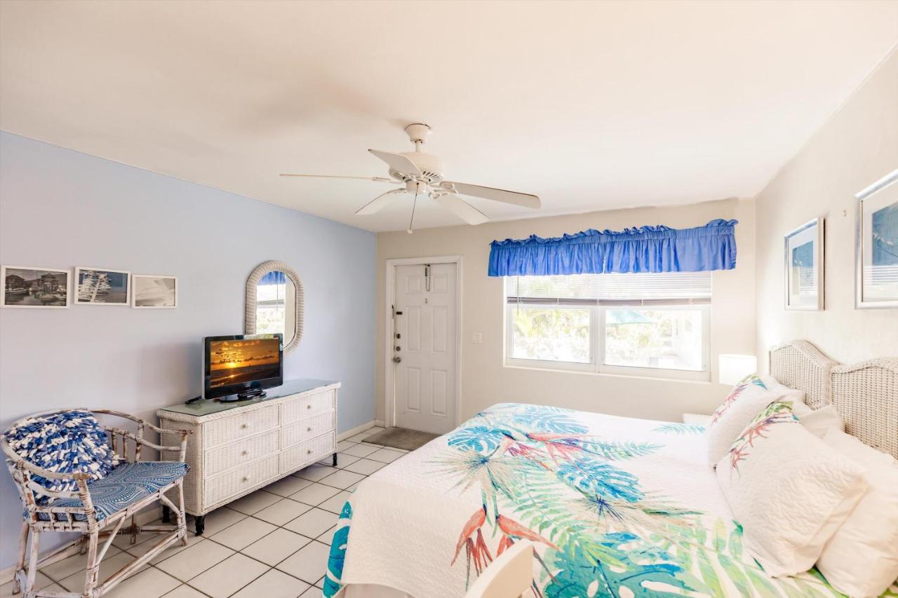 | Blue Dolphin Hotel