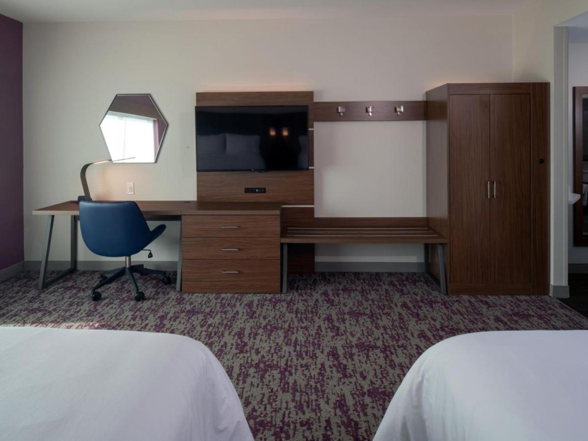 | Holiday Inn Express & Suites - Little Rock Downtown, an IHG Hotel