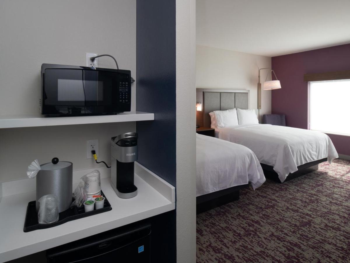 | Holiday Inn Express & Suites - Little Rock Downtown, an IHG Hotel