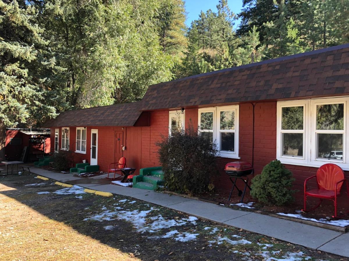 | Stoney River Lodge