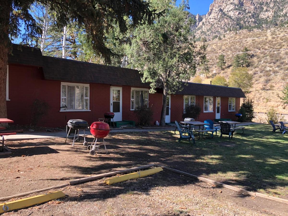 | Stoney River Lodge