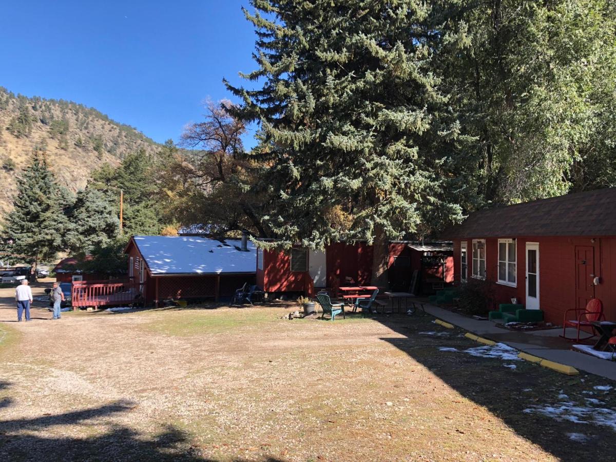 | Stoney River Lodge