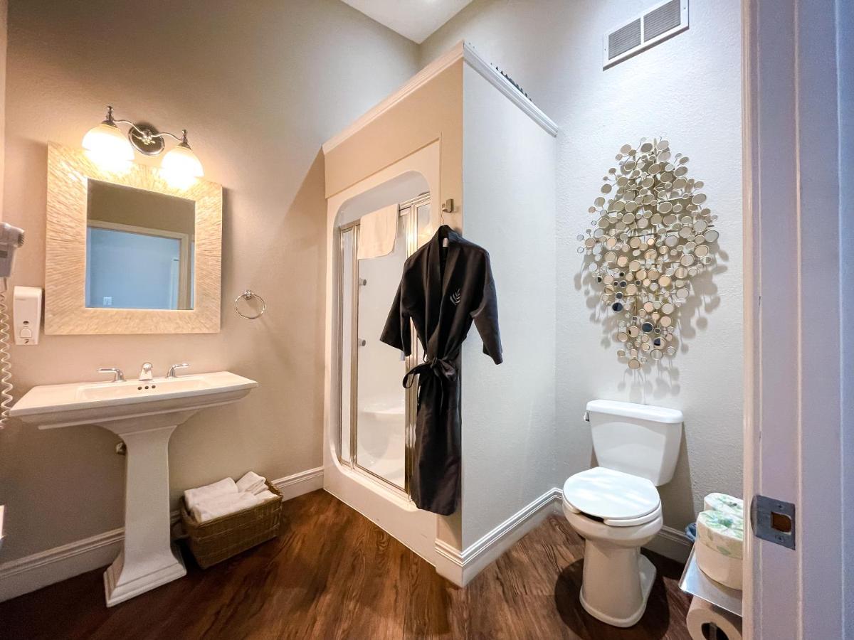 | PINEMARK Inn Suites Events