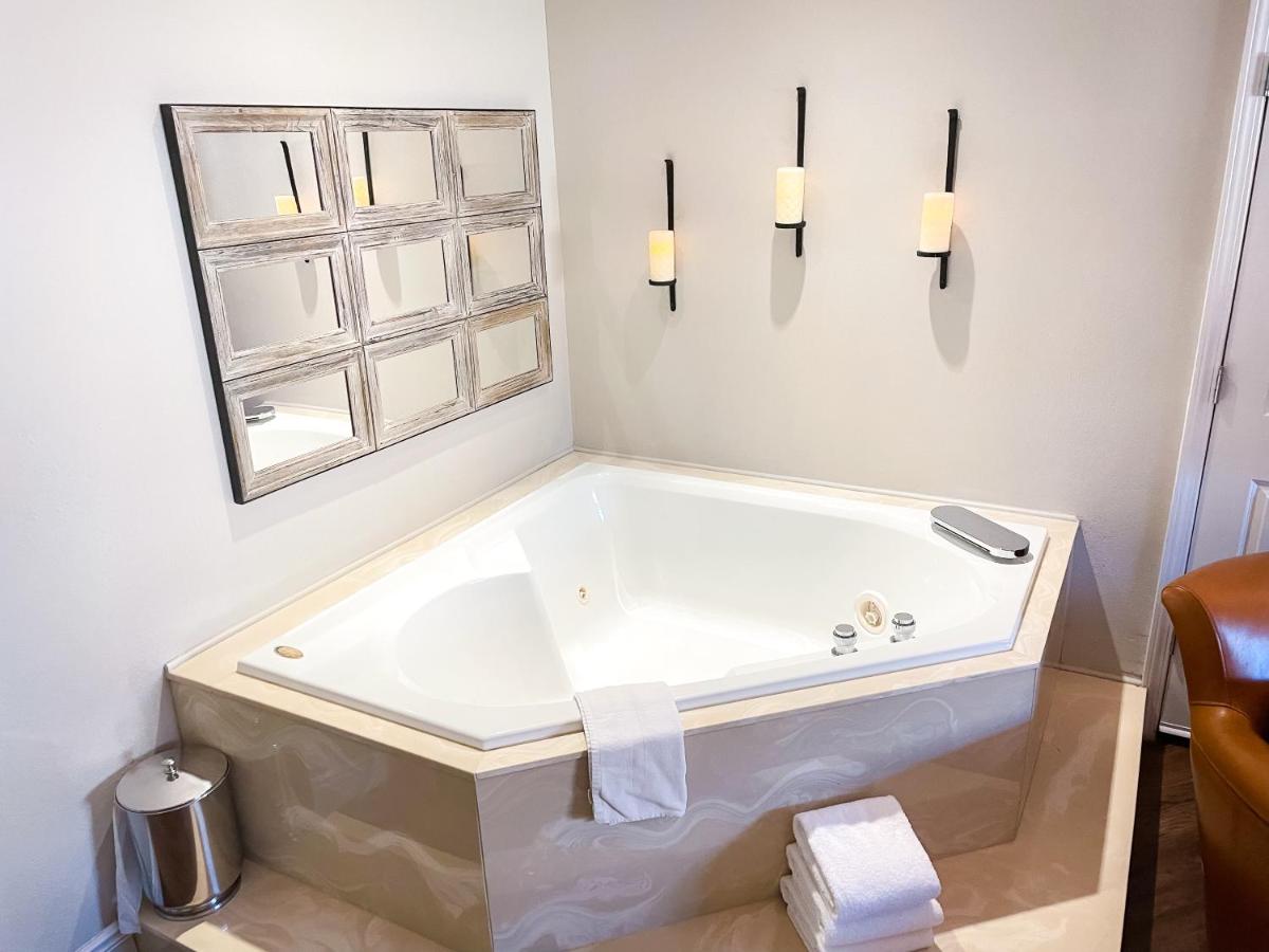 | PINEMARK Inn Suites Events