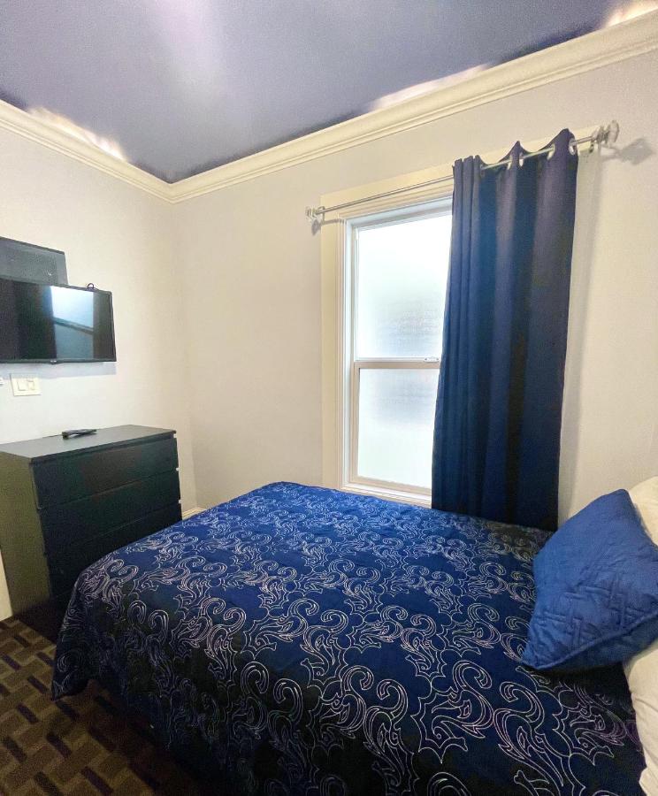 | Twin Peaks Hotel