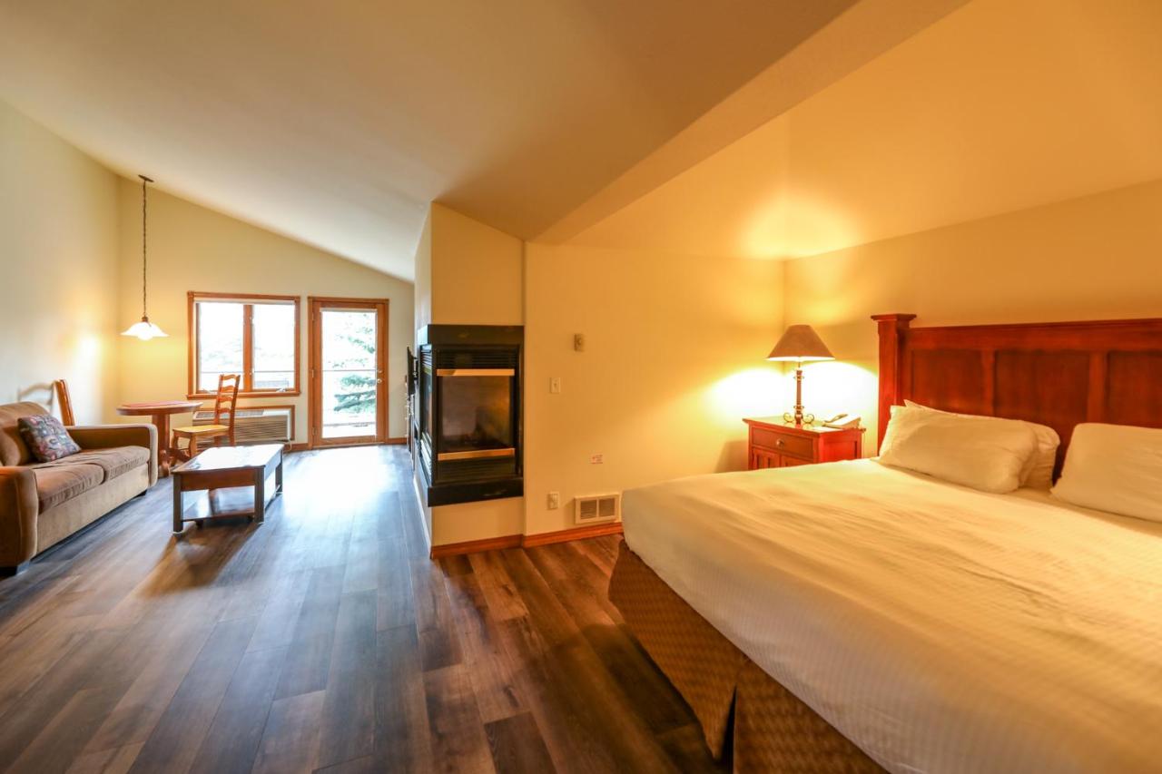 Deluxe Studio at Meadow Lake Resort & Condos