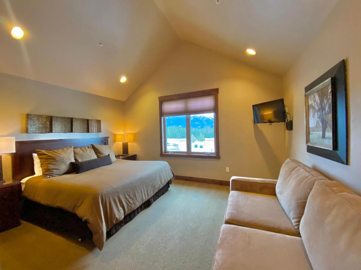 Penthouse Apartment at Meadow Lake Resort & Condos