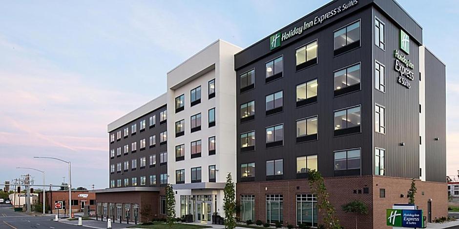 | Holiday Inn Express & Suites - Little Rock Downtown, an IHG Hotel