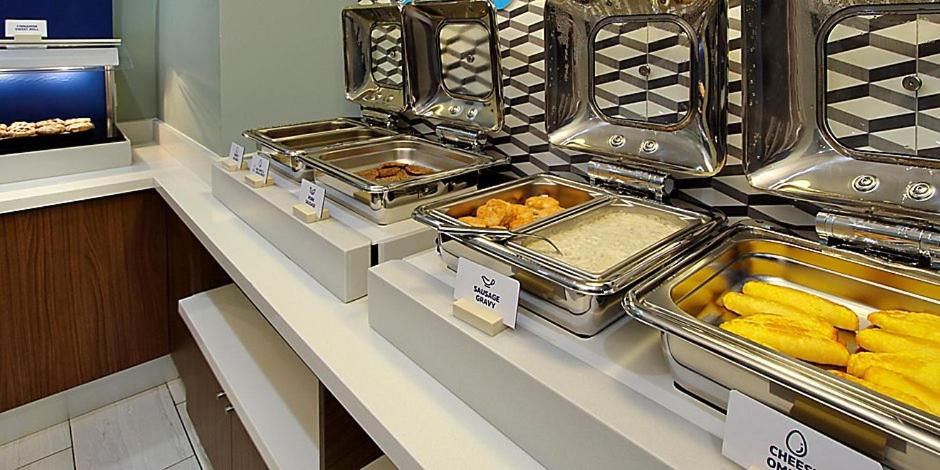 | Holiday Inn Express & Suites - Little Rock Downtown, an IHG Hotel
