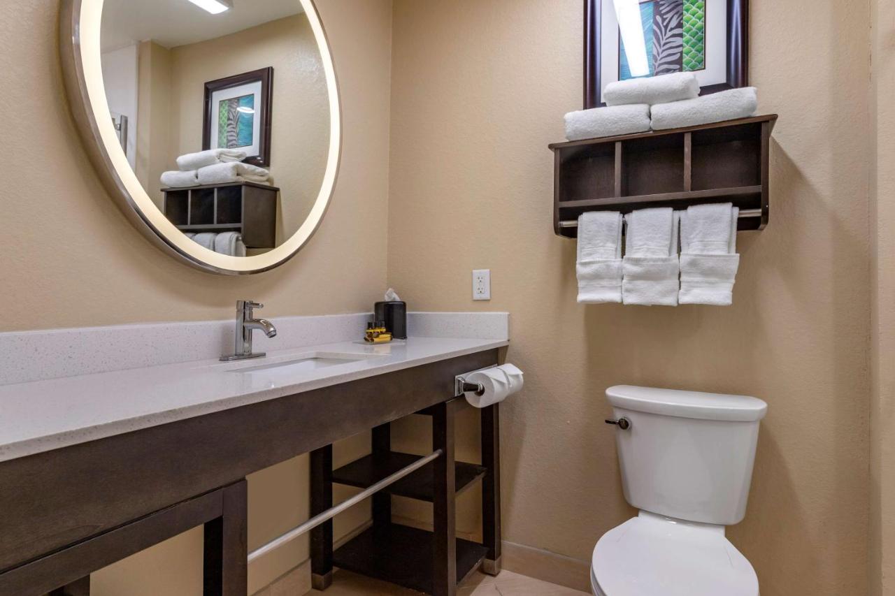 King Suite with Ocean View at Best Western Plus Galveston Suites