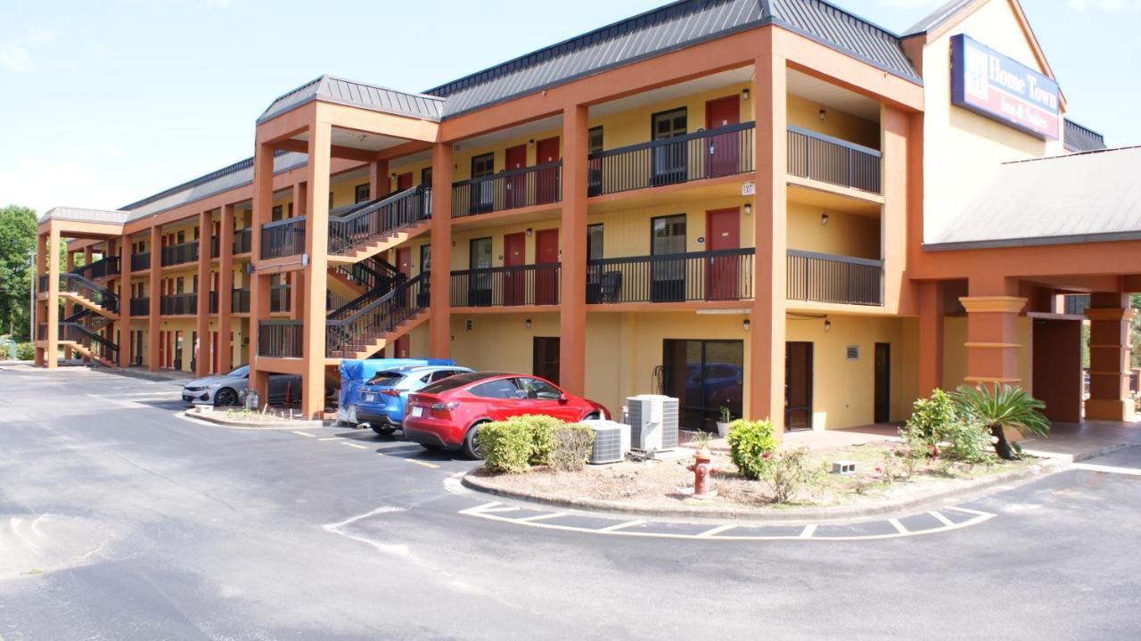| Home Town Inn & Suites