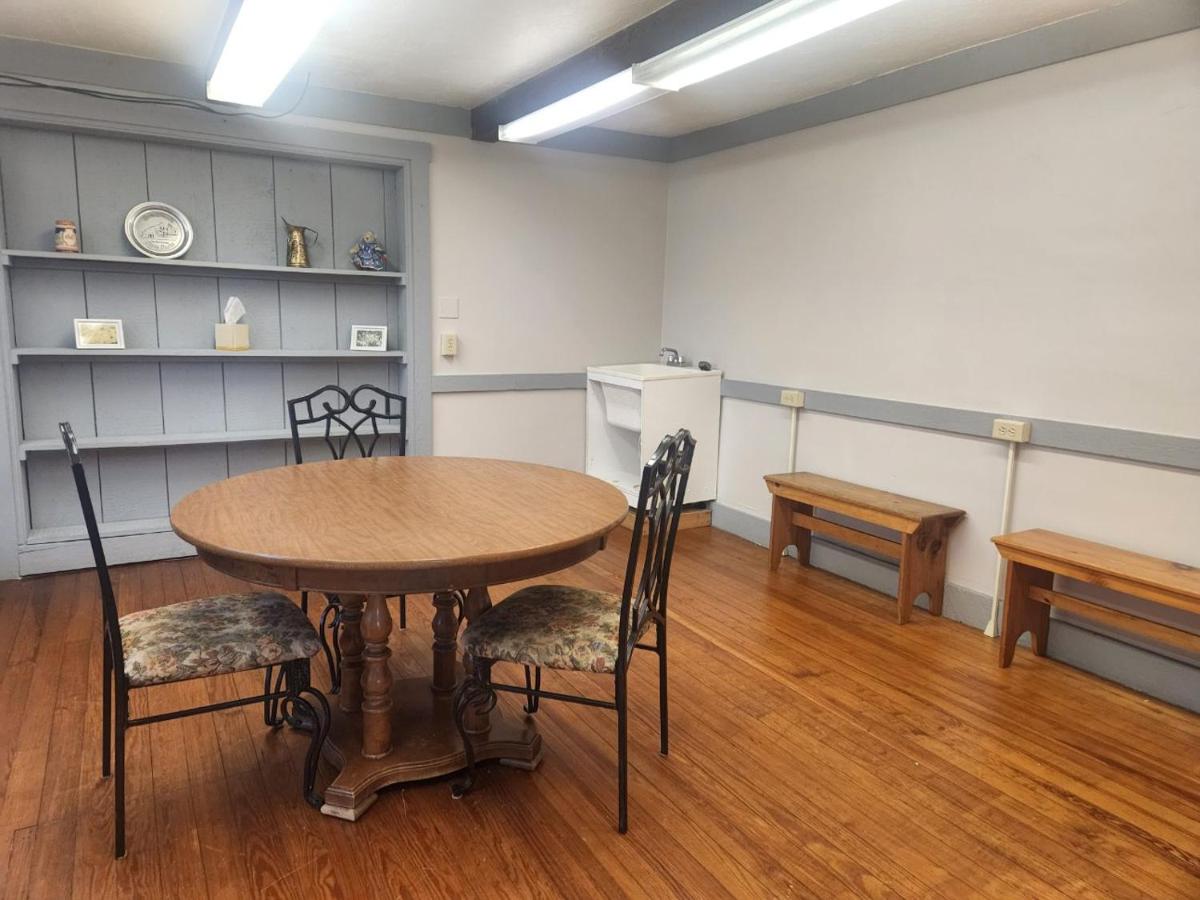 | Spruce Lane Lodge and Cottages