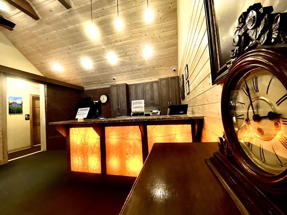 | Pinewoods Resort and RV Park