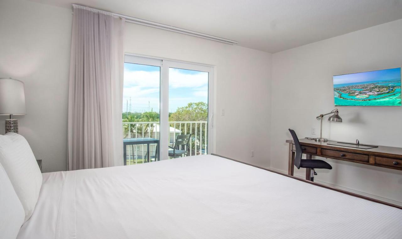 Deluxe King Two Bedroom Suite at Skipjack Resort & Marina