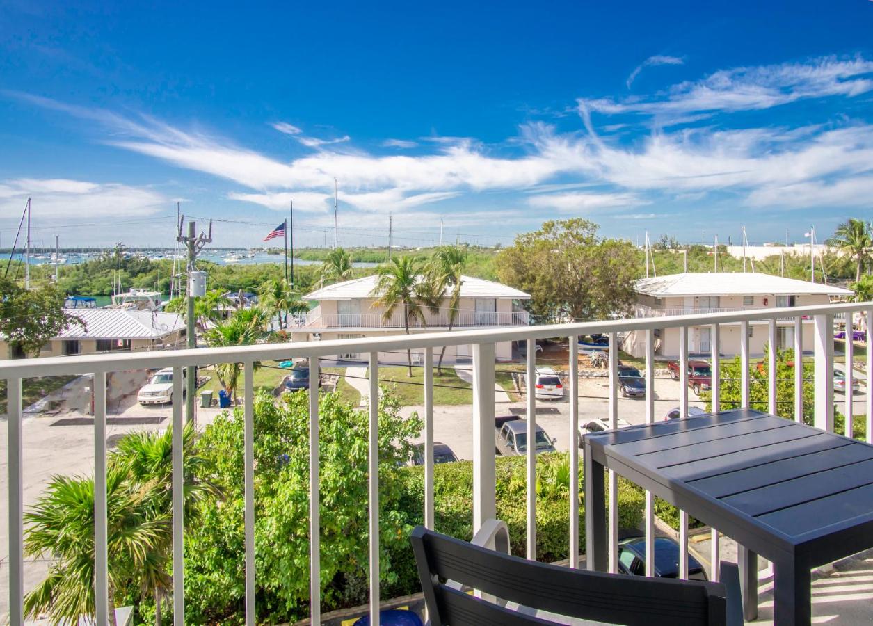 Bay View King One Bedroom Suite at Skipjack Resort & Marina