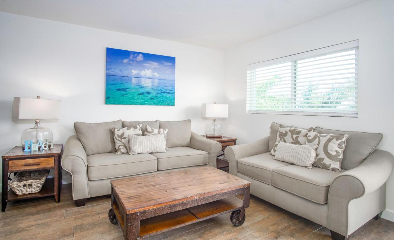 Deluxe King Two Bedroom Suite at Skipjack Resort & Marina