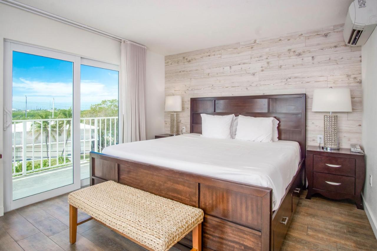 Deluxe King Two Bedroom Suite at Skipjack Resort & Marina