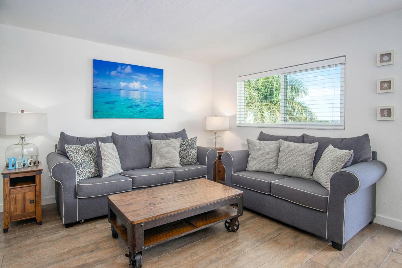 Bay View King One Bedroom Suite at Skipjack Resort & Marina