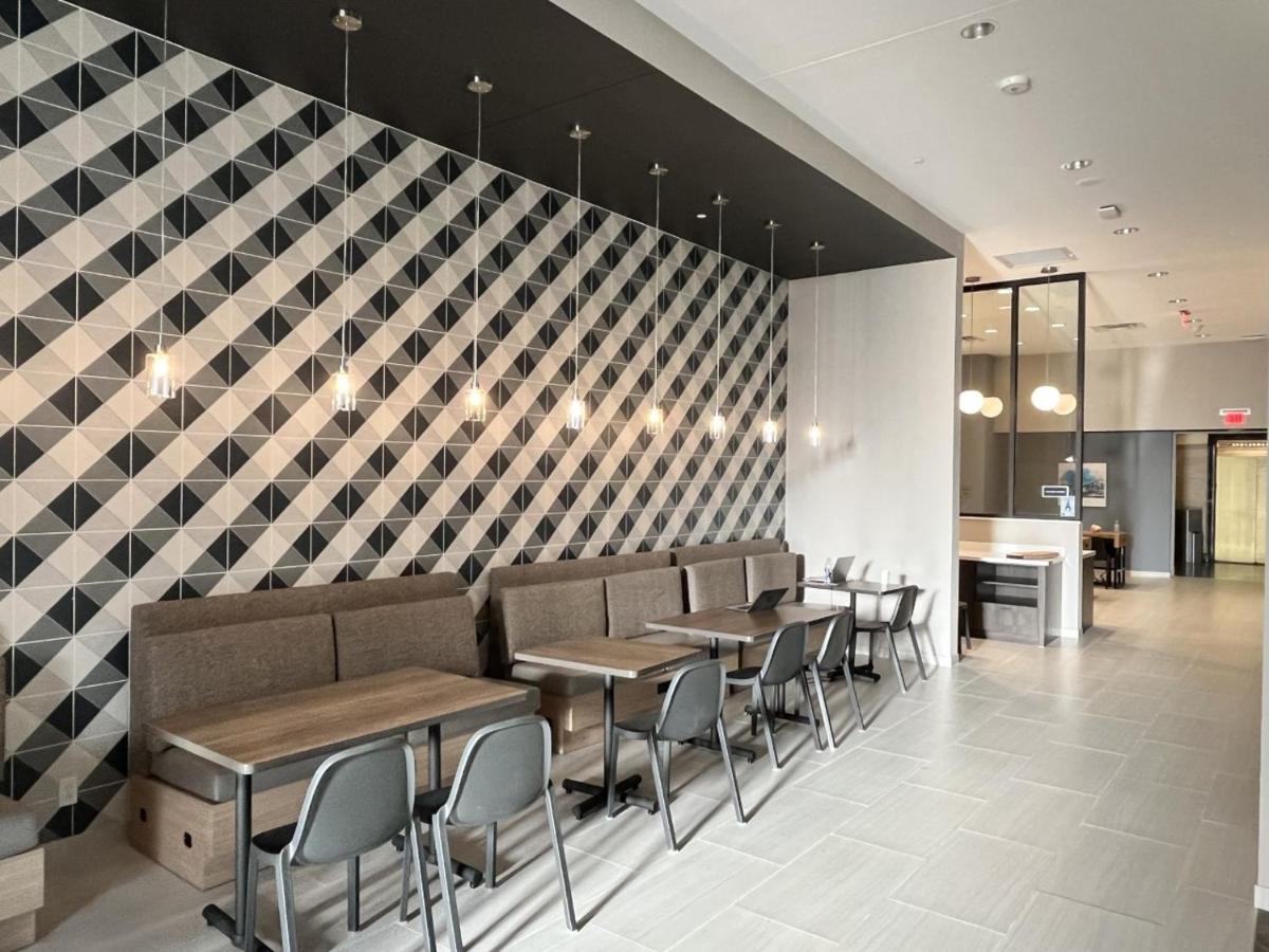 | Home2 Suites By Hilton St Louis Downtown