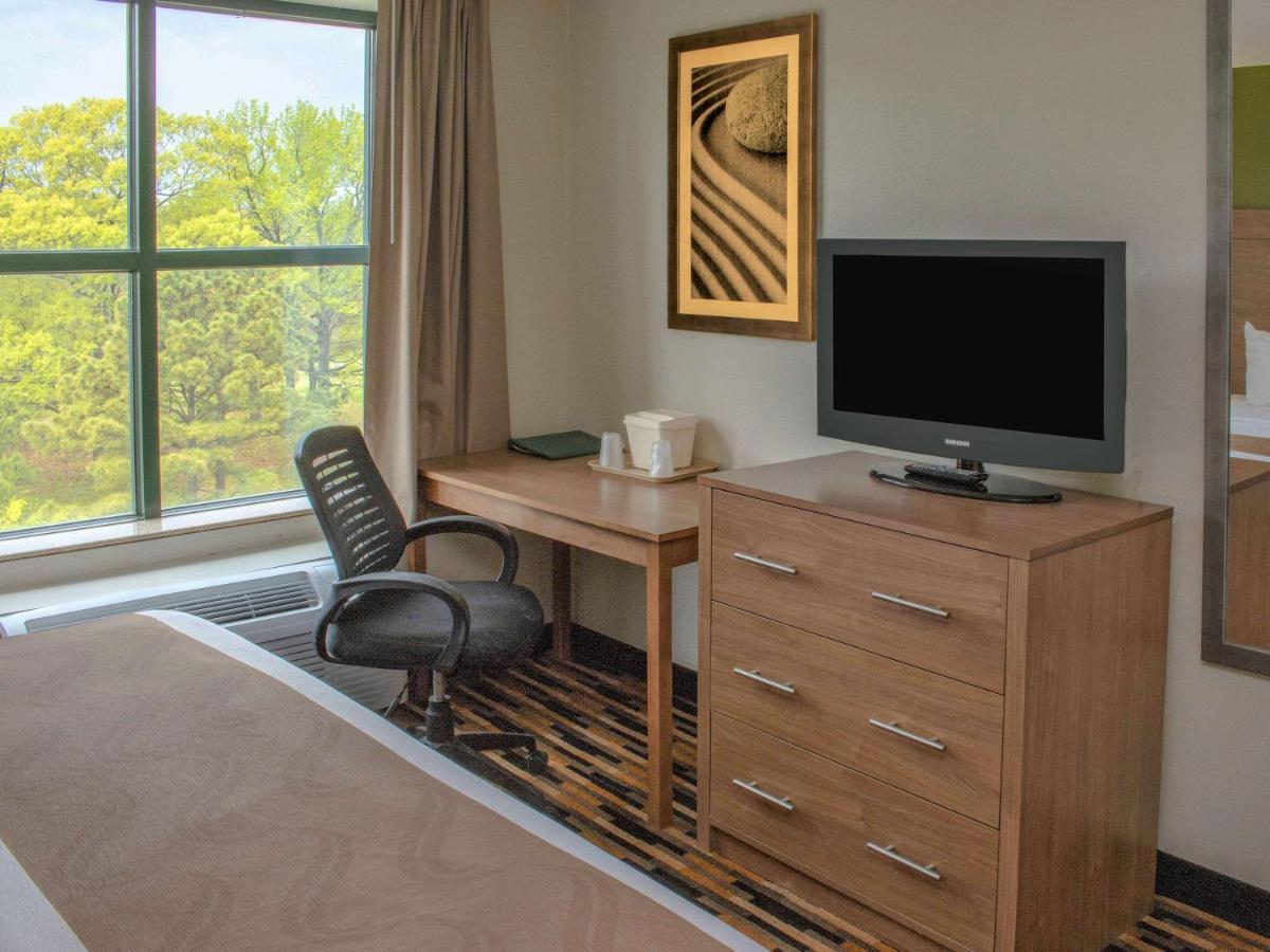 | Quality Suites Lake Wright Norfolk Airport