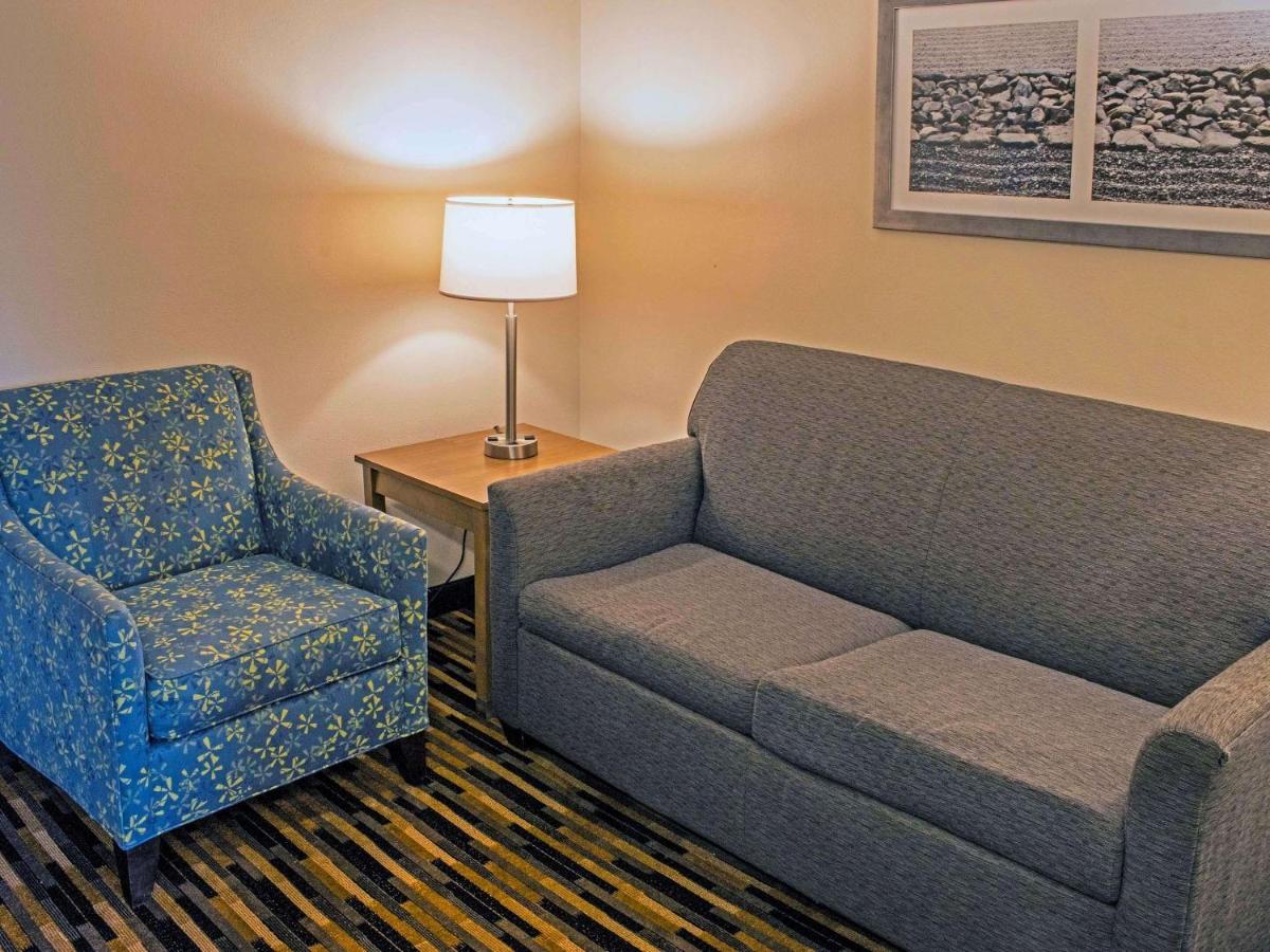 | Quality Suites Lake Wright Norfolk Airport