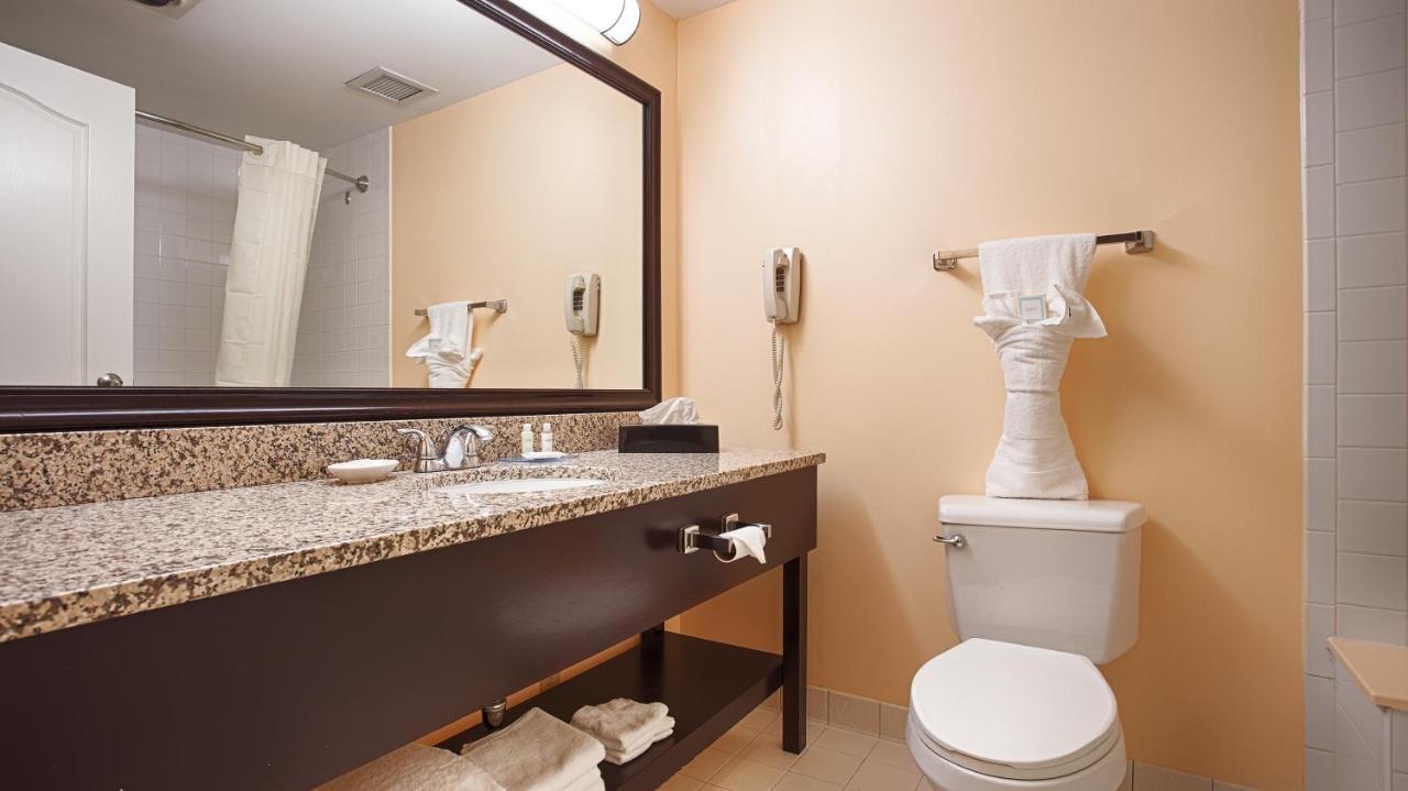 Queen Suite with Disability Access - Non Smoking at Best Western Plus Brunswick Bath