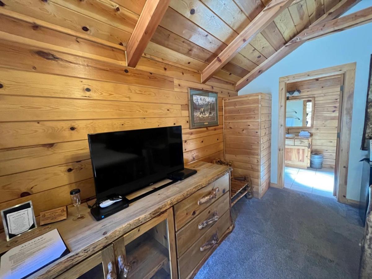 | Alaskan Inn and Spa