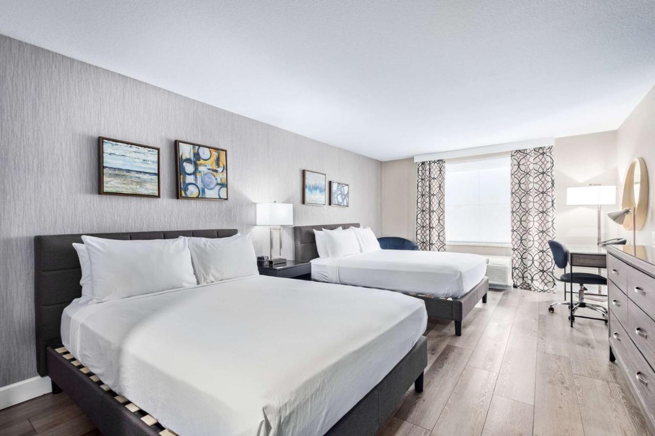 | Lakeshore Hotel and Suites