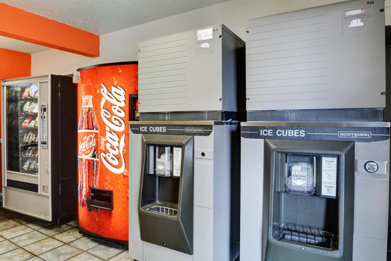 | Motel 6-Southington, CT - Hartford