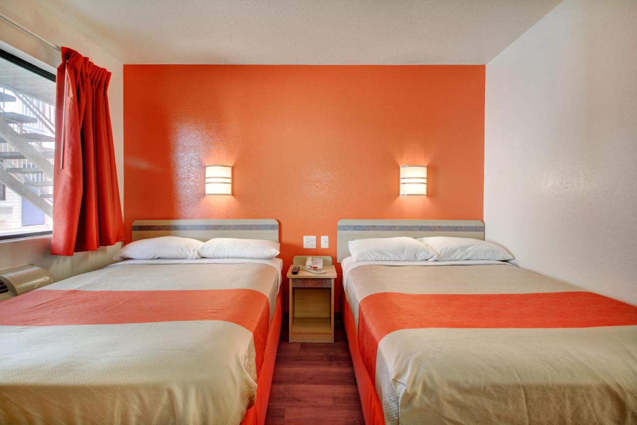 | Motel 6-Southington, CT - Hartford