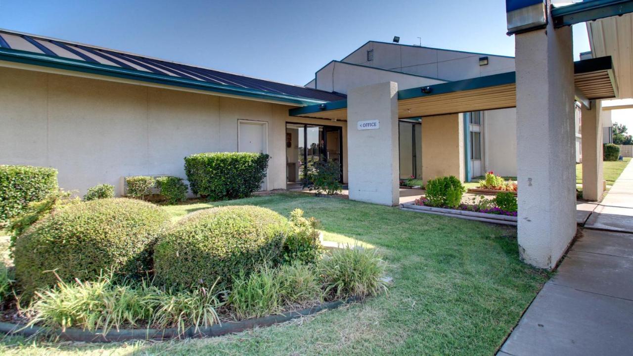  | Baymont Inn & Suites Shawnee