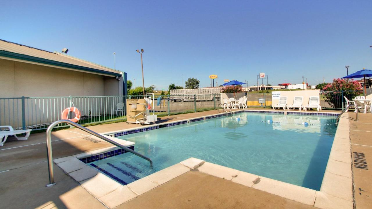  | Baymont Inn & Suites Shawnee