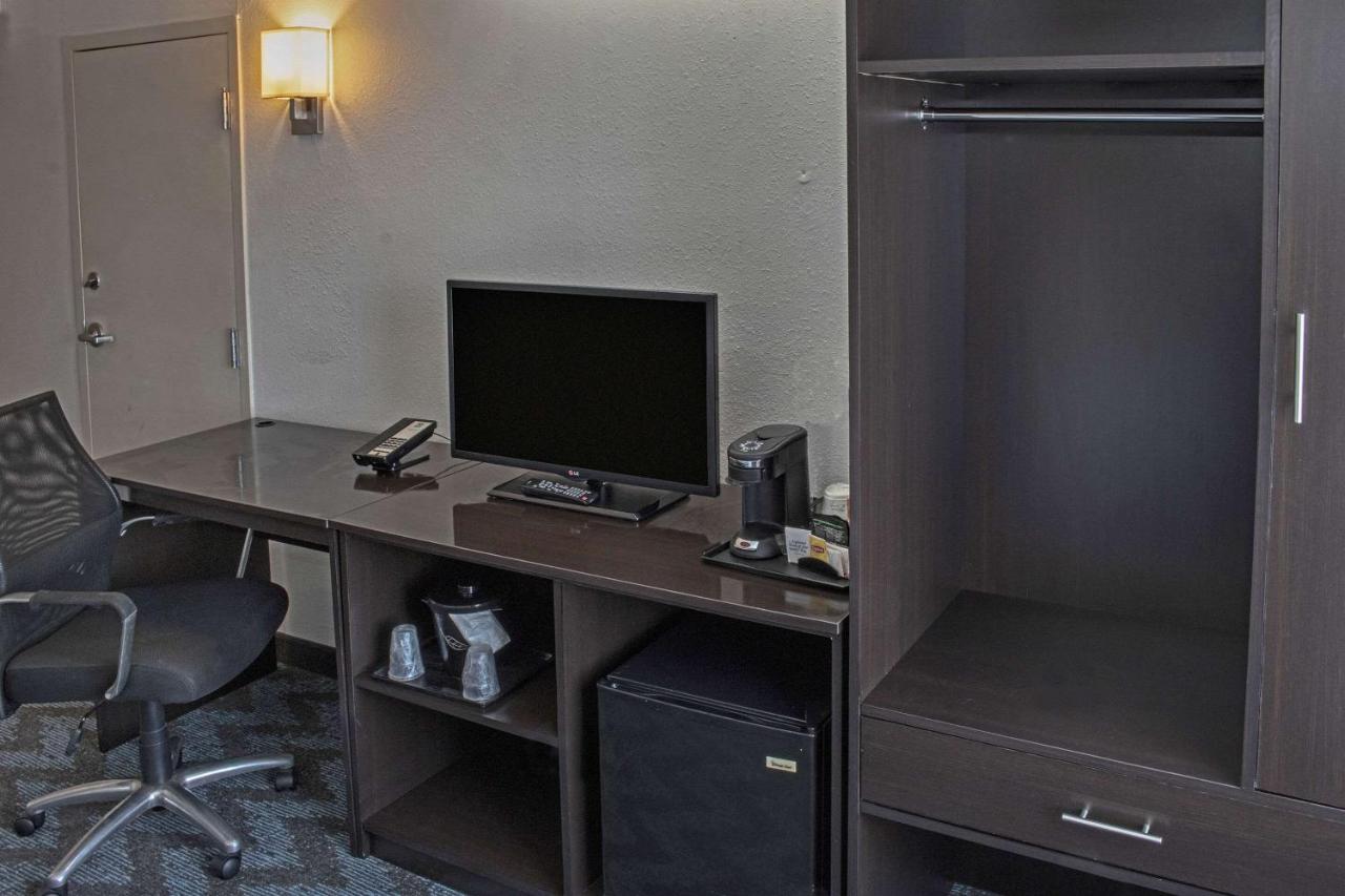  | Quality Suites Lake Wright - Norfolk Airport