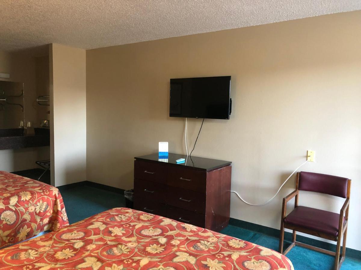 | Executive Inn