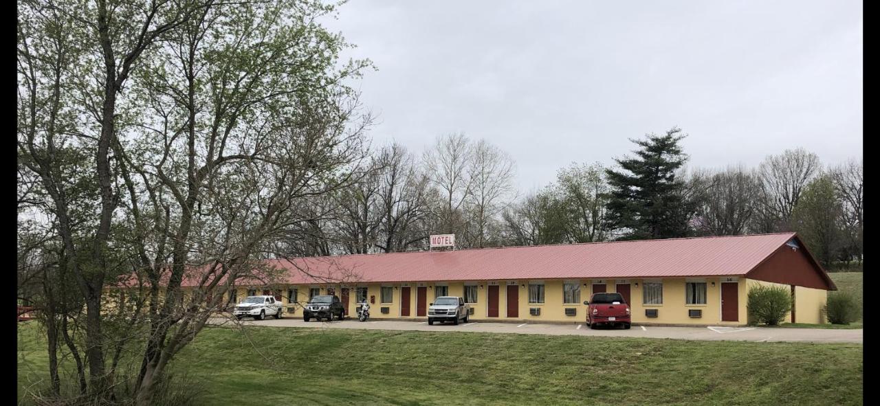 | Executive Inn