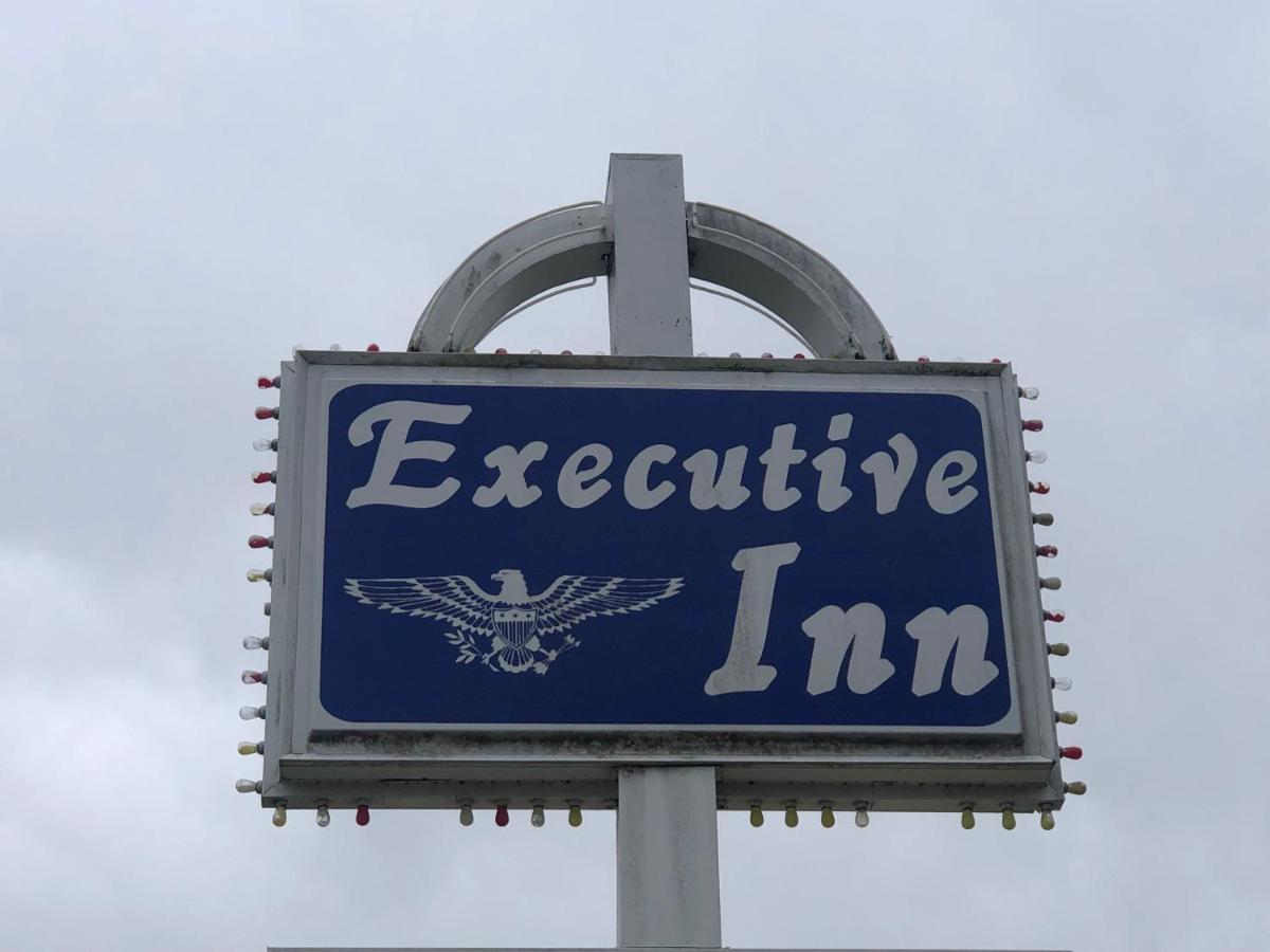 | Executive Inn