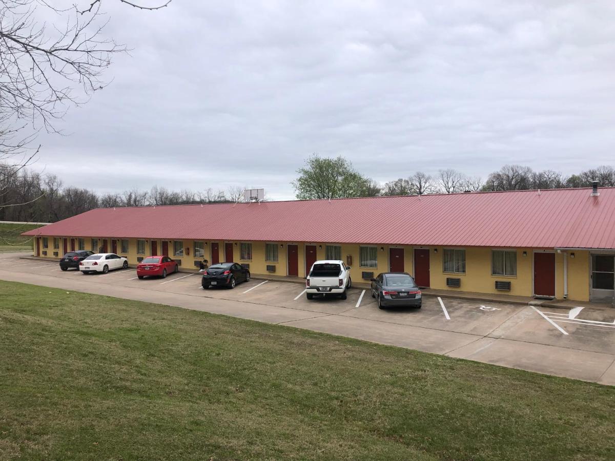 | Executive Inn