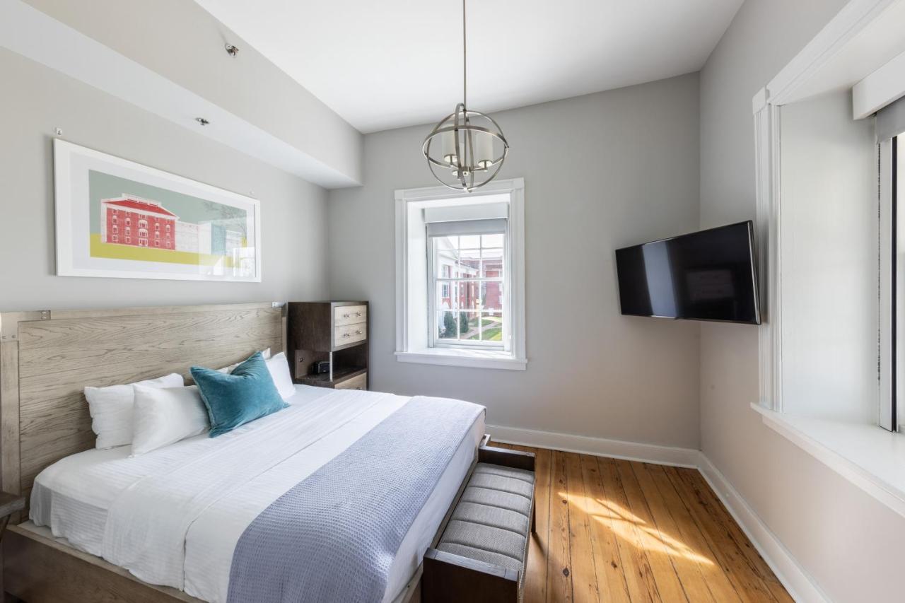 Deluxe Queen Room at The Blackburn Inn and Conference Center