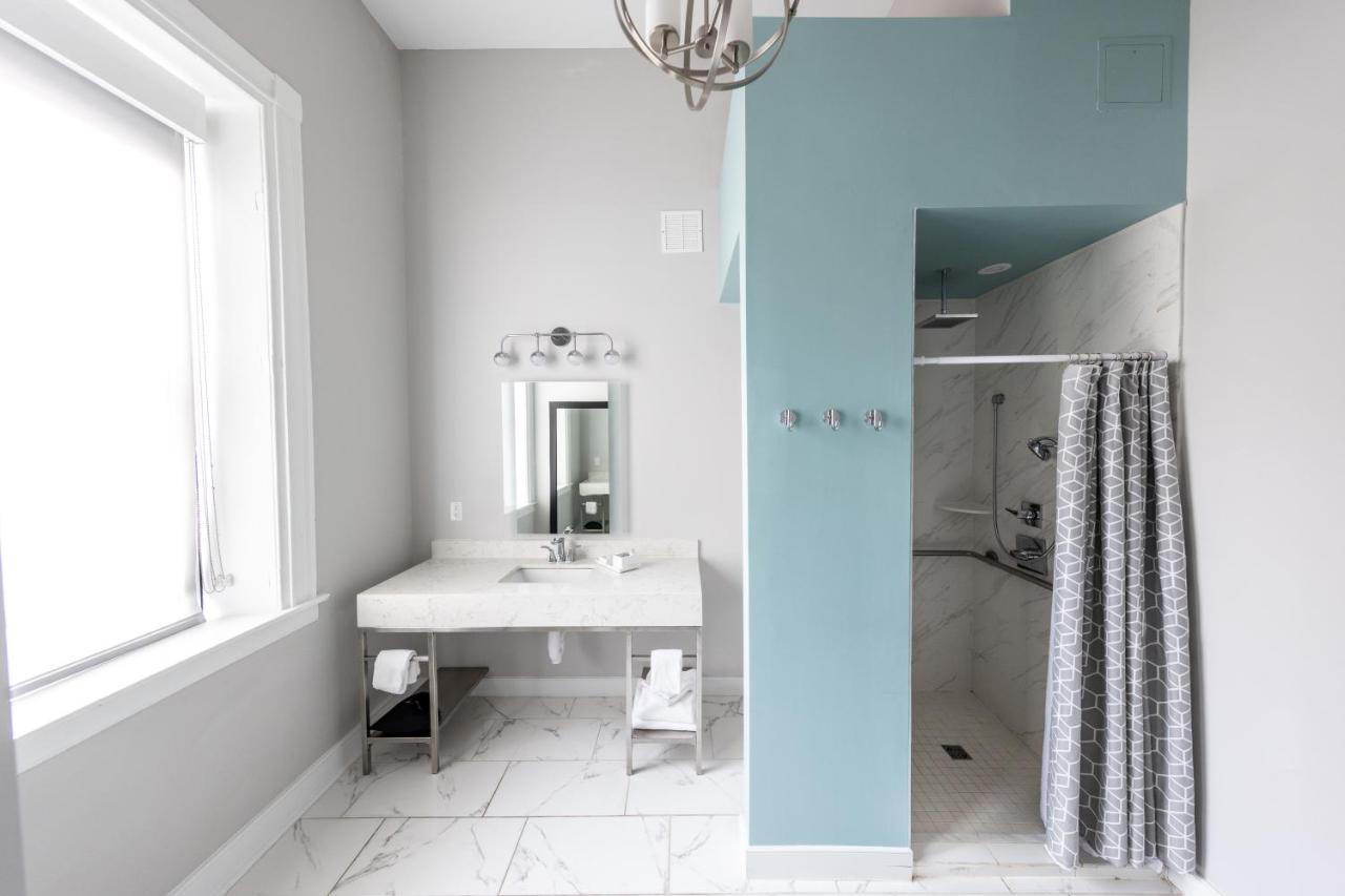 Queen Room - Disability Access at The Blackburn Inn and Conference Center