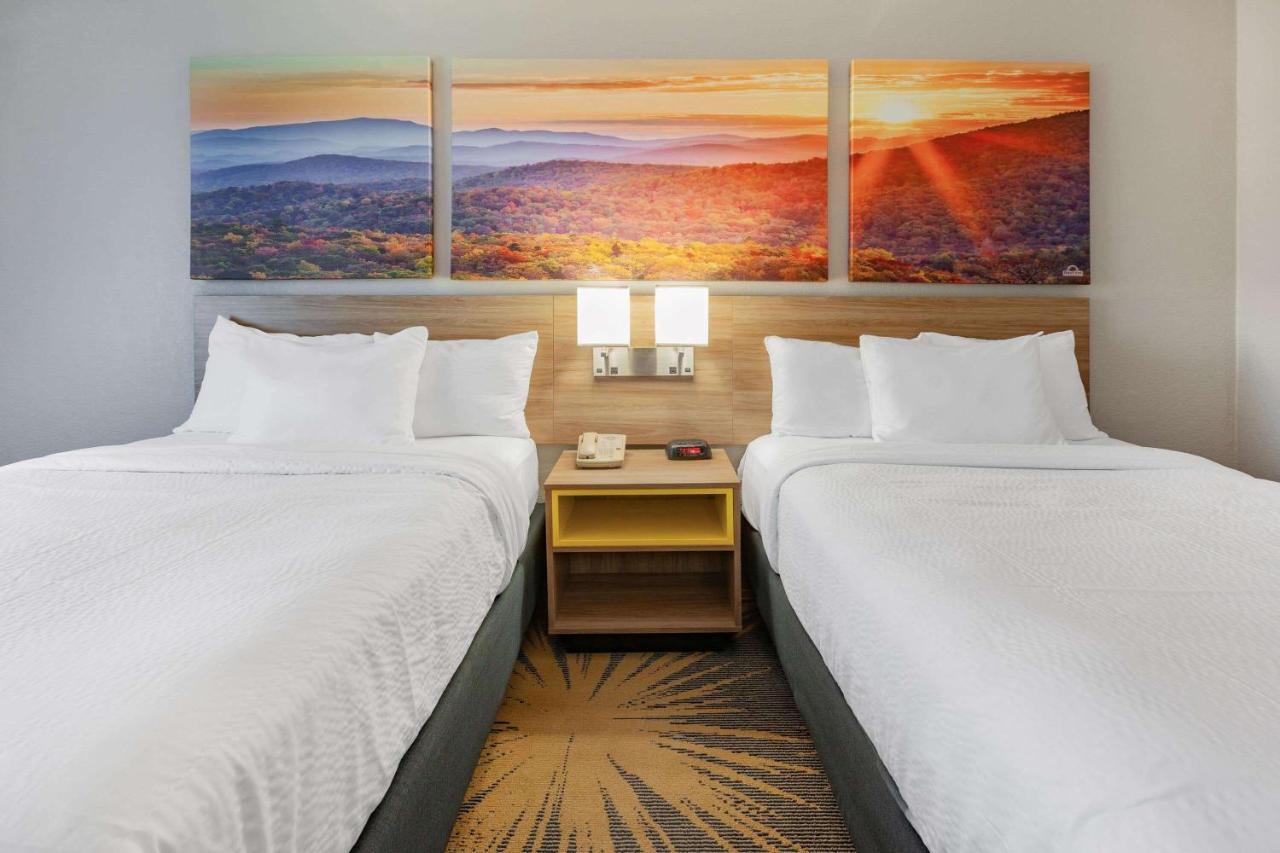 Deluxe Double Room with Two Double Beds - Non-Smoking at Days Inn by Wyndham Roanoke/Hollins Near I-81