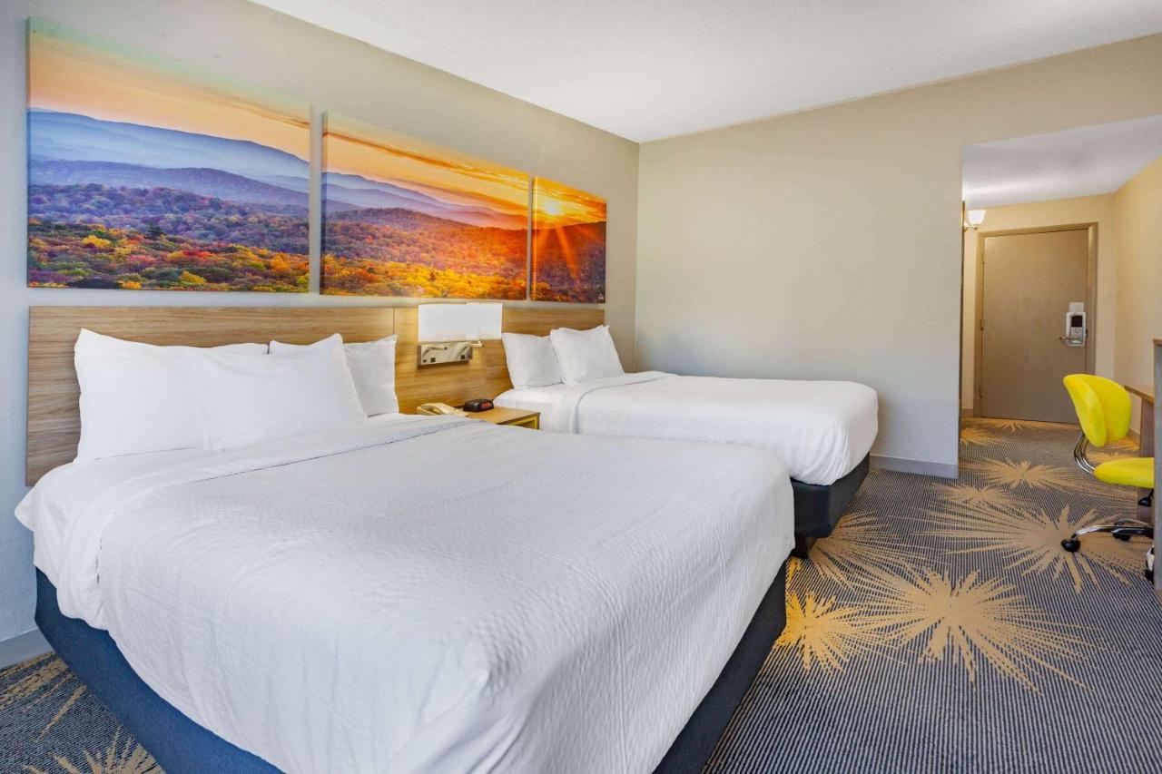 Deluxe Double Room with Two Double Beds - Non-Smoking at Days Inn by Wyndham Roanoke/Hollins Near I-81