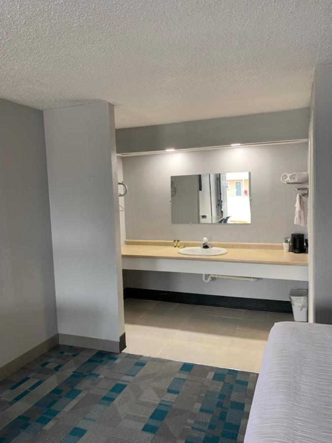 | ROYALINN